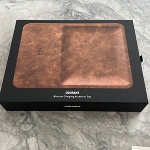 Wireless charging accessory tray